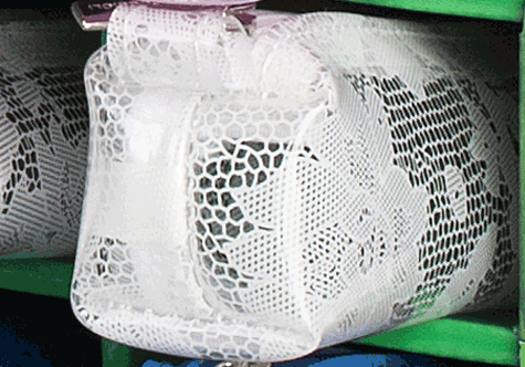 gbc Saccucciolo, astuccio per matite BIANCO, fantasia a fiorellini, forma allungata in altezza, in PU*.