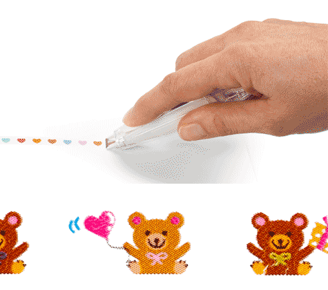 gbc Decoration roller, ORSACCHIOTTI Consente di imprimere una striscia decorativa al semplice passaggio. Funziona come un nastro correttore, imprimendo 8 diverse decorazioni. Altezza 6mm. lunghezza 6 metri. Prodotto originale PLUS. Made in Japan*.