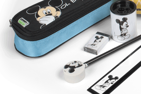 gbc Saccucciolo, astuccio per matite, Walt Disney accessoriato con: matita con gomma, righello, temperamatite 2 fori, gomma. In PU, formato: 22x3x5cm*.