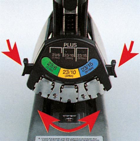 gbc Cucitrice PLUS con 3 caricatori di punti diversi 3 caricatori frontali con 3 misure di punti: 23-6 (da 2 a 25 fogli); 23-10 (da 26 a 65 fogli); 23-15 (da 66 a 130 fogli). 3 guide portapunti autobloccanti da 100 punti ciascuna. Cuce fino a 130 fogli.