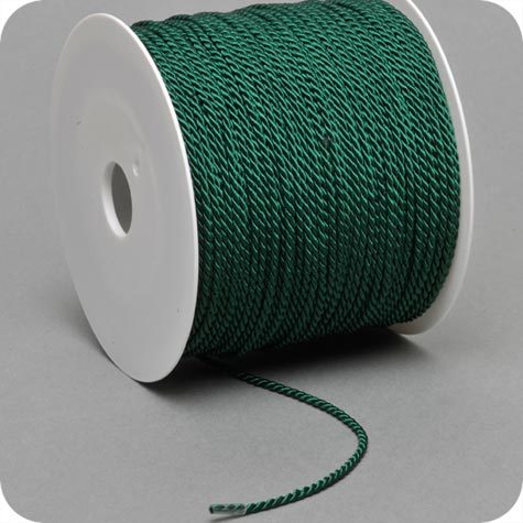 legatoria Cordoncino 2mm, viscosa, VERDE SCURO a 3 capi, spessore 2 mm, doppio ritorto, in viscosa. Cordoncino ideale per abbellimenti in campo cartotecnico e per il confezionamento di men�, libretti matrimonio, bomboniere. .