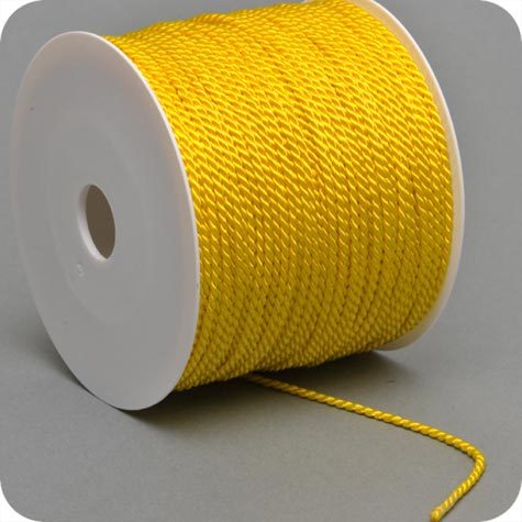 legatoria Cordoncino 2mm, viscosa, GIALLO a 3 capi, spessore 2 mm, doppio ritorto, in viscosa. Cordoncino ideale per abbellimenti in campo cartotecnico e per il confezionamento di men�, libretti matrimonio, bomboniere. .