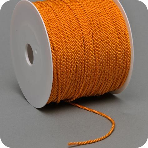 legatoria Cordoncino 2mm, viscosa, ARANCIONE a 3 capi, spessore 2 mm, doppio ritorto, in viscosa. Cordoncino ideale per abbellimenti in campo cartotecnico e per il confezionamento di men�, libretti matrimonio, bomboniere. .