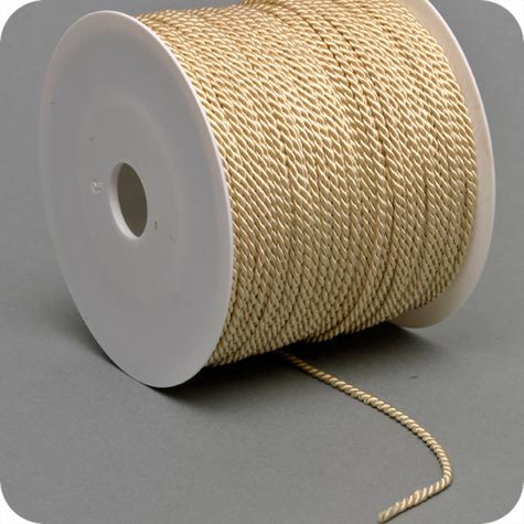 legatoria Cordoncino 2mm, viscosa, AVORIO a 3 capi, spessore 2 mm, doppio ritorto, in viscosa. Cordoncino ideale per abbellimenti in campo cartotecnico e per il confezionamento di men�, libretti matrimonio, bomboniere. .