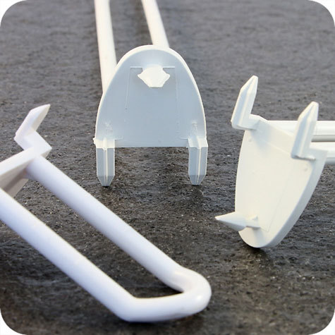 legatoria Gancio espositivo a U, per blister forati, 100mm BIANCO, si fissa inserendo i ganci automatici su display di cartone.