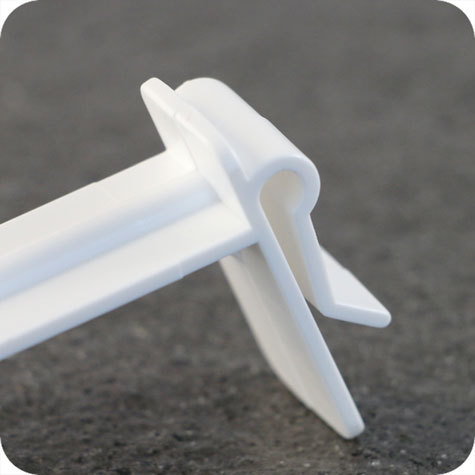 legatoria Gancio espositivo ad incastro, per blister asolati, 100mm BIANCO, fissaggio ad incastro.