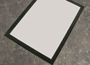 legatoria Cornice autoadesiva magnetica, NERA, A4 AUTOADESIVA mediante nastro biadesivo in schiuma di PE, largo: 15mm, spessore: 1mm. Il foglio protettivo trasparente antiriflesso  adeso con nastro magnetico di larghezza 7 mm. Per fogli di dimensione A4 (210x297mm). Dimensioni esterne: 230x317mm. Area visibile: 200x287. Altezza profilo: 25mm. LEG132