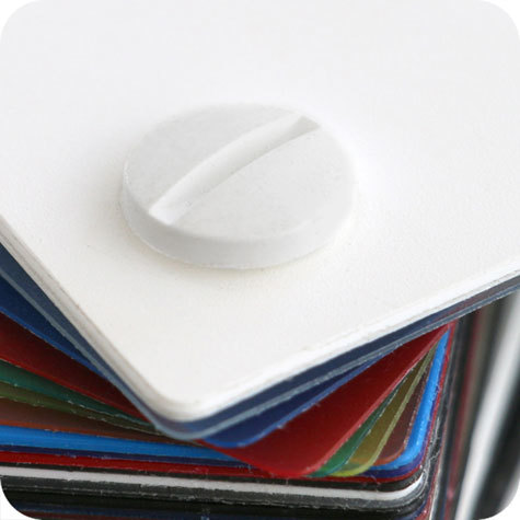 legatoria Viti sepolte rilegatura, plastica 90mm  BIANCO, lunghezza mm 90, diametro testa 12mm, diametro tubetto 5mm, una testa fissa ed una mobile, LVI3090. Per lunghezza, si intende la distanza INTERNA tra le due teste, che corrisponde allo spessore del volume da rilegare.