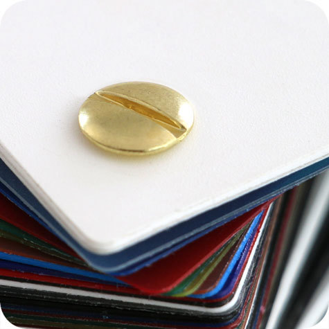 legatoria Viti sepolte rilegatura, OTTONATE, 145mm lunghezza 145 mm, testa diametro 10mm, tubetto diametro 5mm, una testa fissa ed una mobile. Per lunghezza, si intende la distanza INTERNA tra le due teste, che corrisponde allo spessore del volume da rilegare.