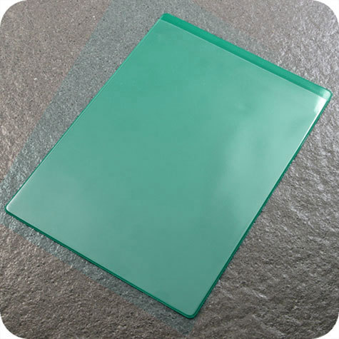 legatoria Busta magnetica, A4, .Aperta sul lato corto VERDE. 315x217mm. Con striscia magnetica. Lato superiore In PVC trasparente morbido da 250 micron. Lato inferiore in PVC verde da 300 micron.