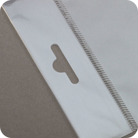 legatoria Sacchetto in polipropilene (OPP) 80x110mm TRASPARENTE, in polipropilene (OPP) da 30 micron, con patella da 30mm e banda autoadesiva di chiusura sul lato corto. Con foro euro sul lato superiore per appensione.