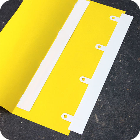 legatoria Fastener a 4 buchi, 280x25mm BIANCO, in PVC rigido, lunghezza 280mmn. Interasse fori 80mm.