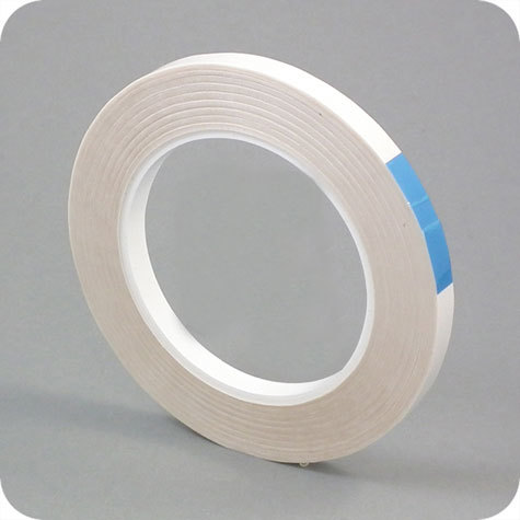 legatoria Nastro biadesivo, PERMANENTE-REMOVIBILE, 6mm adesivo permanente da un lato e removibile dallaltro, in rotolo da 50m.