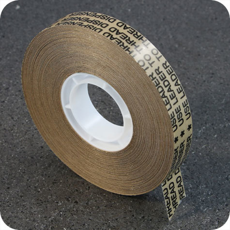 legatoria Nastro biadesivo. 12 mm. Permanente ULTRA per pistola applicatrice Scotch ATG applicator 700, in rotolo da 16,5 metri. Larghezza 12 mm. Spessore adesivo 0,11 mm. Prodotto alternativo al 3M 969.