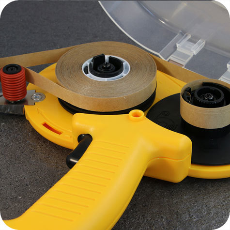 legatoria Nastro biadesivo. 9mm. PERFORMANCE per pistola applicatrice Scotch ATG applicator 700, in rotolo da 33 metri. Larghezza 9 mm. Spessore adesivo 0,075 mm. Prodotto alternativo al 3M 924.