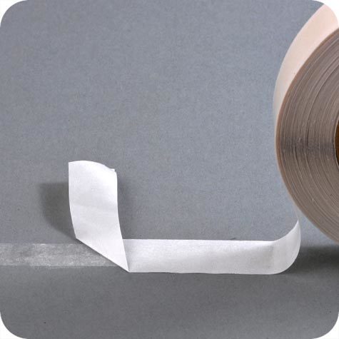 legatoria Nastro biadesivo fingerlift, 10mm permanente da entrambi i lati, il nastro biadesivo da 10mm  adagiato su un nastro di supporto siliconato da 15mm. Una volta applicato, il supporto siliconato si stacca facilmente con l’aiuto di un unghia. In rotolo da 50m.