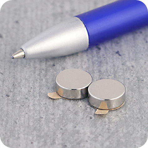 legatoria Nastro biadesivo. 9mm. PERFORMANCE per pistola applicatrice Scotch ATG applicator 700, in rotolo da 33 metri. Larghezza 9 mm. Spessore adesivo 0,075 mm. Prodotto alternativo al 3M 924.