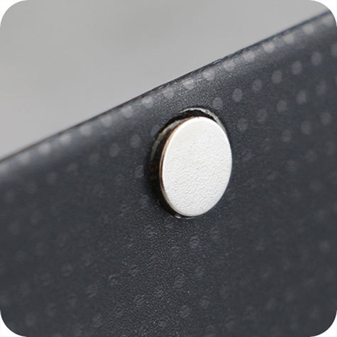 legatoria Calamita autoadesiva, diametro 20mm Calamita cilindrica con rivestimento superficiale nichelato, spessore 3mm, dischi magnetici al neodimio, calamita con grado magnetico N35. Forza di attrazione massima: 3600 grammi.