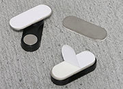 legatoria Chiusura magnetica per badge. 2magneti autoadesiva. Misure 33x12.5mm..