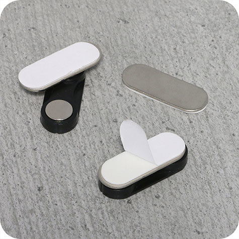 legatoria Chiusura magnetica per badge. 2magneti autoadesiva. Misure 33x12.5mm..