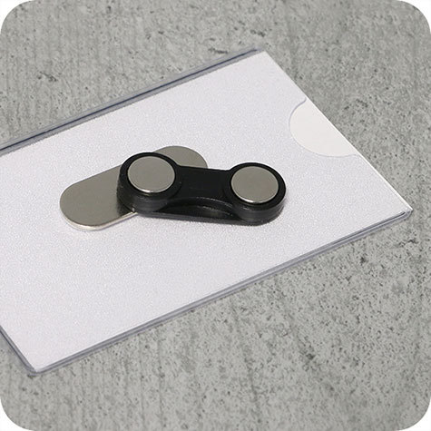 legatoria Chiusura magnetica per badge. 2magneti autoadesiva. Misure 33x12.5mm..