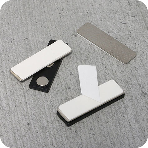 legatoria Chiusura magnetica per badge 3magneti autoadesiva. Misure 45x13mm. 3 magneti.
