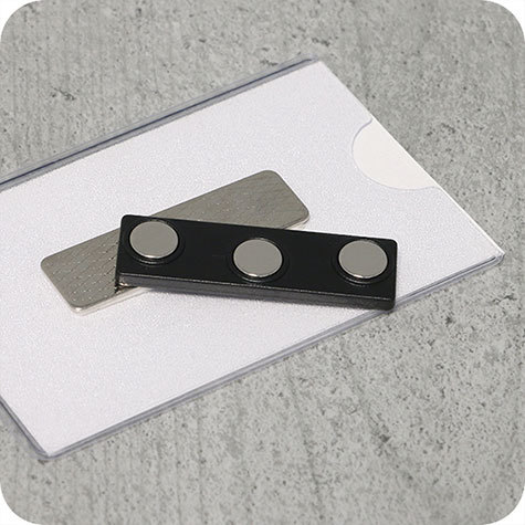 legatoria Chiusura magnetica per badge 3magneti autoadesiva. Misure 45x13mm. 3 magneti.
