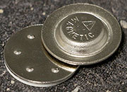 legatoria Chiusura magnetica per badge  autoadesiva. Misure 17x17x5mm..