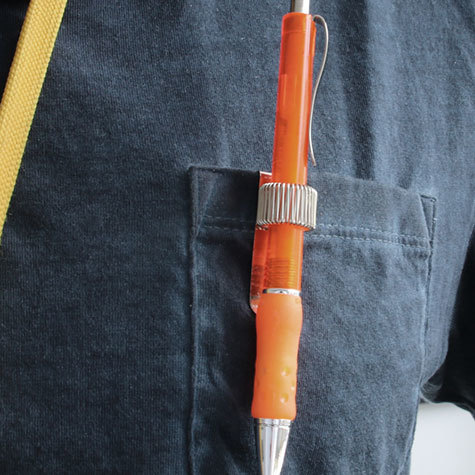 legatoria Portapenne metallo, 40x11mm NICHELATO, misure: 40x11mm, dotato di clip metallica flessibile da taschino. .