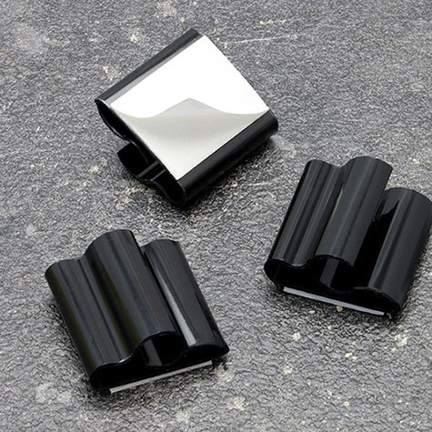 legatoria Portapenne autoadesivo in plastica, 25x25mm NERO, altezza 12mm.