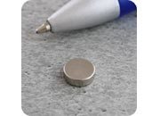 legatoria Calamita diametro 10mm spessore 3mm Calamita cilindrica al neodimio, diametro 10mm spessore 3mm grado magnetico N42. Forza di attrazione 1800 grammi leg2405