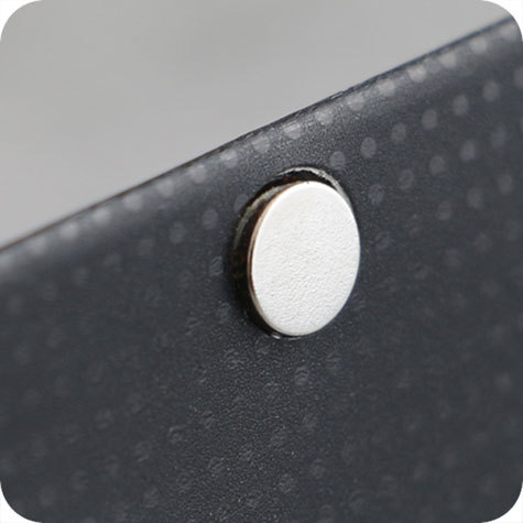 legatoria Calamita diametro 10mm spessore 1.5mm Calamita cilindrica al neodimio, diametro 10mm spessore 1,5mm, grado magnetico N42. Forza di attrazione 750g.