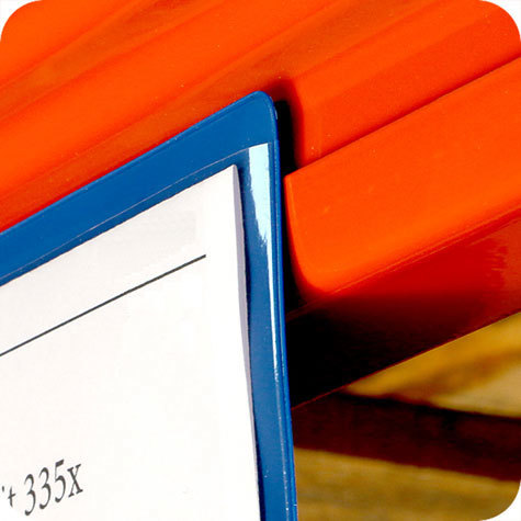 legatoria Busta magnetica, A5. Aperta sul lato lungo BLU. 225x152-160mm. Con striscia magnetica. Lato superiore In PVC trasparente morbido da 250 micron. Lato inferiore in PVC blu da 300 micron.