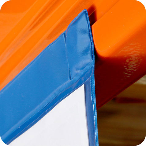 legatoria Busta magnetica, A5, Apertura sul lato lungo BLU. 230x152mm. Con 2 calamite al neodimio 15x3,5 mm (grado magnetico N35). Lato superiore In PVC trasparente morbido da 250 micron. Lato inferiore in PVC blu da 300 micron.