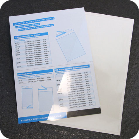 legatoria Busta autoadesiva 217x130-95mm TRASPARENTE. Autoadesiva. Apertura inclinata. Aperta sul lato lungo.