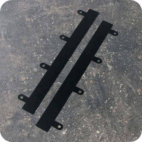 legatoria Fastener a 4 buchi, 280x25mm NERO, in PVC rigido, lunghezza 280mm. Interasse fori 80mm.