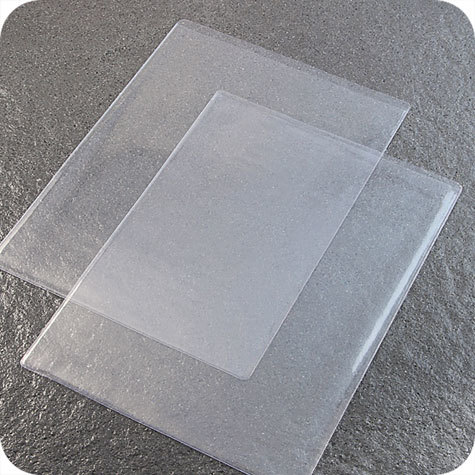 legatoria Busta con bottone protettiva per formato A2. TRASPARENTE, in PVC da 180 micron, aperta sul lato corto, formato A2 (435x610mm).