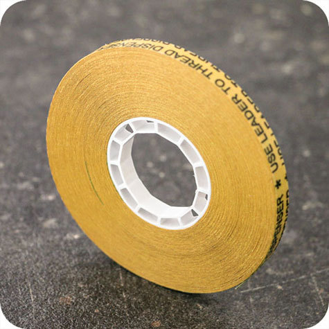 legatoria Nastro biadesivo, 6mm, in tesuto per pistola applicatrice Scotch ATG applicator 700, in rotolo da 33 metri. Larghezza 9 mm..