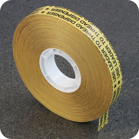 legatoria Nastro biadesivo, 12mm, in tesuto per pistola applicatrice Scotch ATG applicator 700, in rotolo da 33 metri. Larghezza 12 mm..