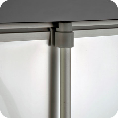 legatoria Roll-Up pubblicitario ECO, 850 x 2000 mm In alluminio ARGENTO, premium design Dimensione visibile 850 x 2000 mm. Con asta telescopica pieghevole. Inclusa borsa per trasporto 2 piedi estensibili in alluminio. Peso netto: 2,1 kg Peso lordo: 2,3 kg.