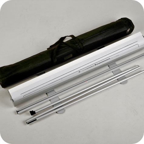 legatoria Roll-Up pubblicitario ECO, 850 x 2000 mm In alluminio ARGENTO, premium design Dimensione visibile 850 x 2000 mm. Con asta telescopica pieghevole. Inclusa borsa per trasporto 2 piedi estensibili in alluminio. Peso netto: 2,1 kg Peso lordo: 2,3 kg.