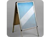 legatoria Porta manifesti da pavimento, A1 Formato A1 (594x841 mm). Formato esterno 575x820mm. Doppia facciata. Profilo in alluminio spessore 32mm. Angoli arrotondati leg2499