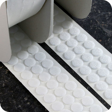 legatoria Bollini in velcro autoadesivi, diametro 13mm BIANCO, coppie maschio-femmina venduti su due rotoli.