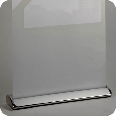 legatoria Roll-Up Pubblicitalio DELUXE, 850x2000mm In alluminio ARGENTO, premium design Dimensione visibile 850 x 2000 mm. Con asta telescopica pieghevole. Inclusa borsa per trasporto Peso netto: 5,0 kg Peso lordo: 5,5 kg.