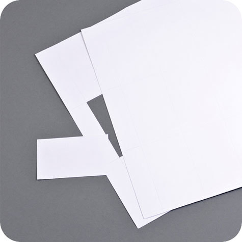 legatoria Etichette 250gr-mq prefustellate per leg945 Formato etichette 55x90mm, formato letter US, con microperforazione. Da un foglio si ricavano 9 etichette..