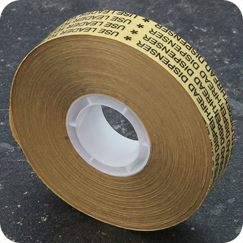 legatoria Nastro biadesivo, 19mm, in tessuto per pistola applicatrice Scotch ATG applicator 700, in rotolo da 33 metri. Larghezza 19 mm..