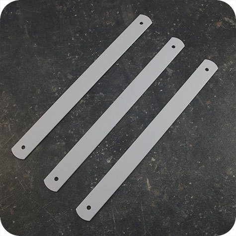 legatoria Maniglia in plastica GRIGIO. In PVC flessibile. Dimensioni: 300x25x2,5mm..