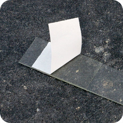 legatoria Supporto per cartelli Wobbler, 150x15mm TRASPARENTE, con due estremit autoadesive permanenti. In polietilene 280 micron.