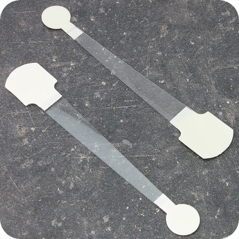 legatoria Supporto per cartelli Wobbler, 170 TRASPARENTE, con due estremit autoadesive in schiuma di polietilene molto tenaci. In polietilene 280 micron.