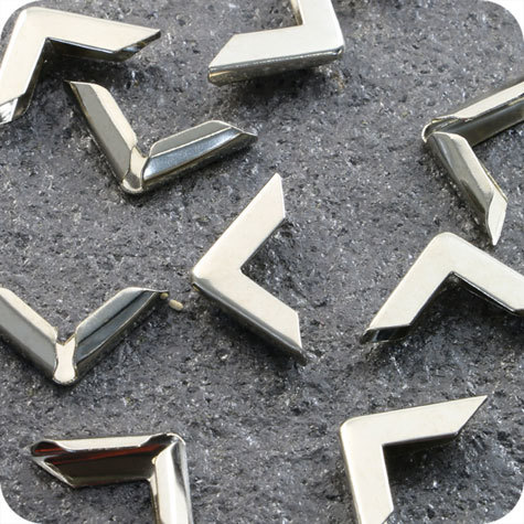 legatoria Angolini metallici, 16x16mm NICHELATO. 16mm per lato, protegge copertine spesse fino a 3,5mm.